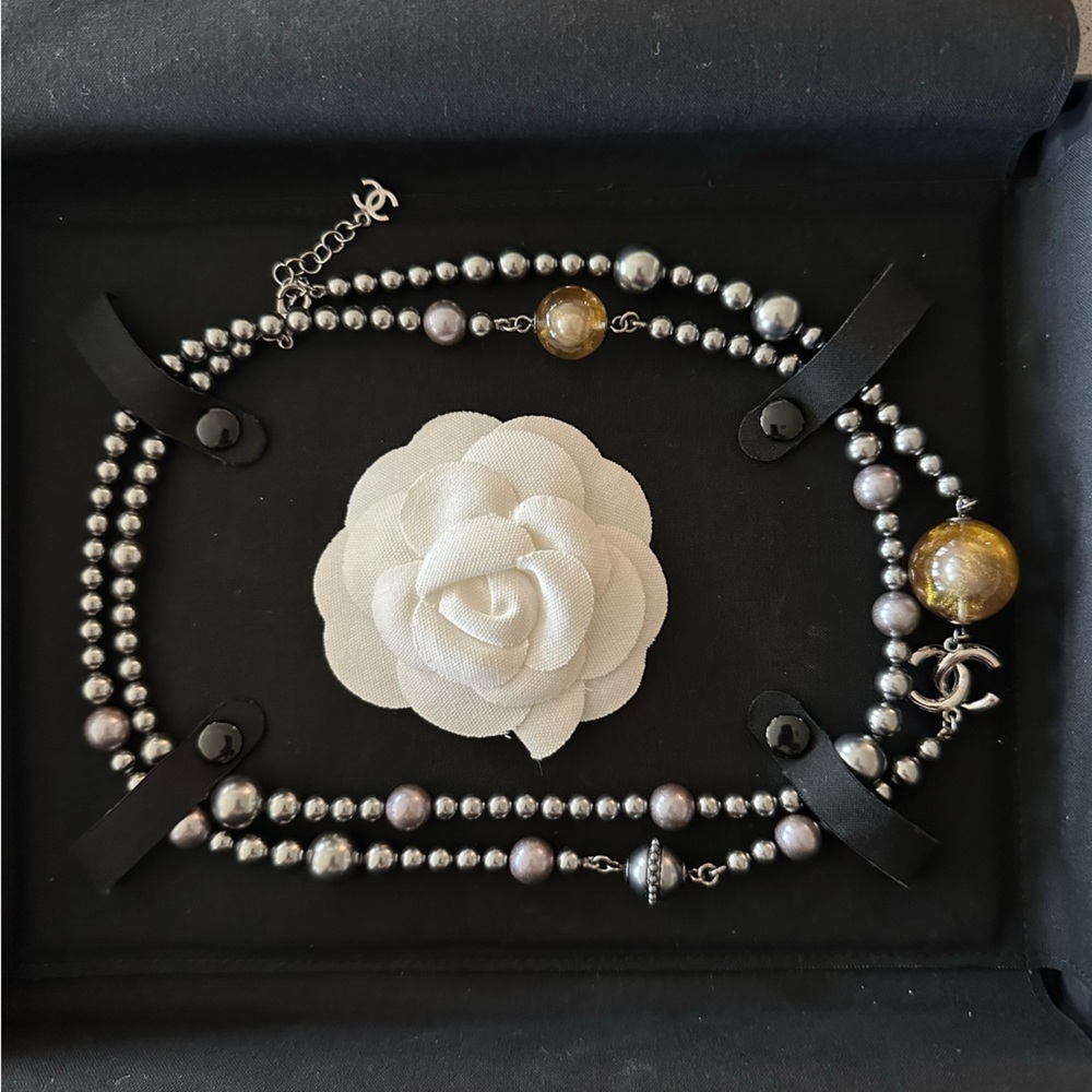 Ultra Rare Chanel Necklace - Picture 2 of 9